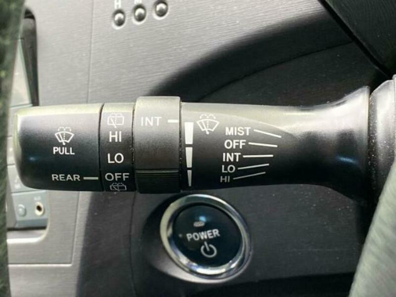 PRIUS-16