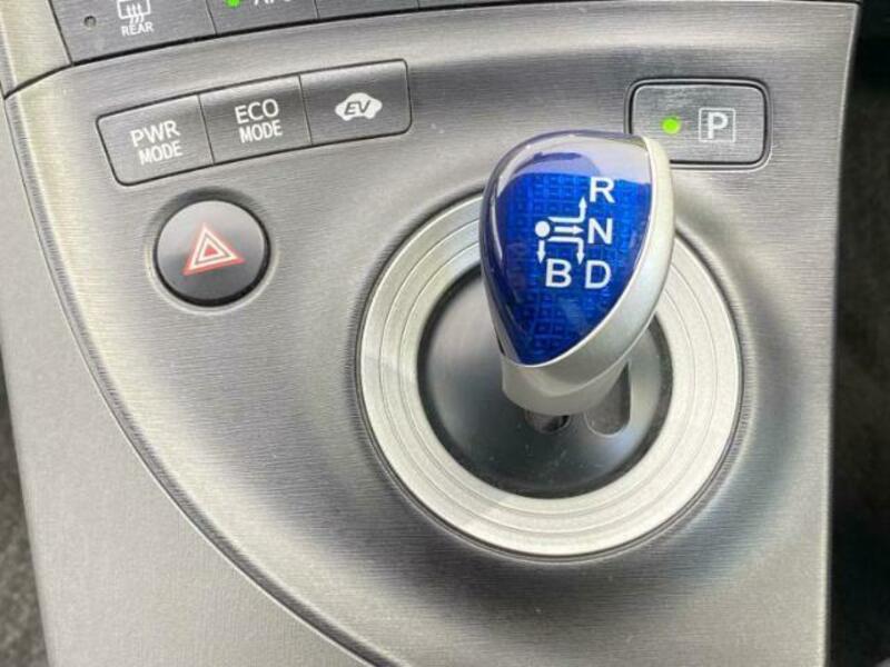 PRIUS-17