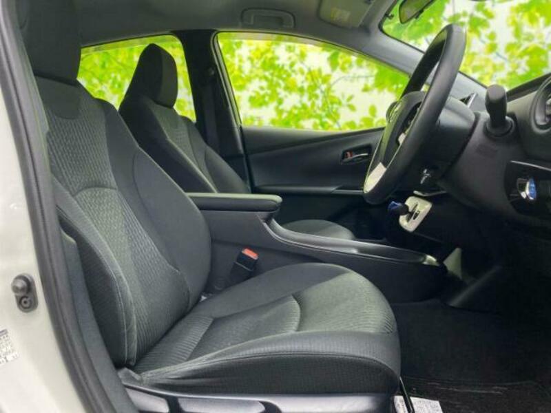 PRIUS-4