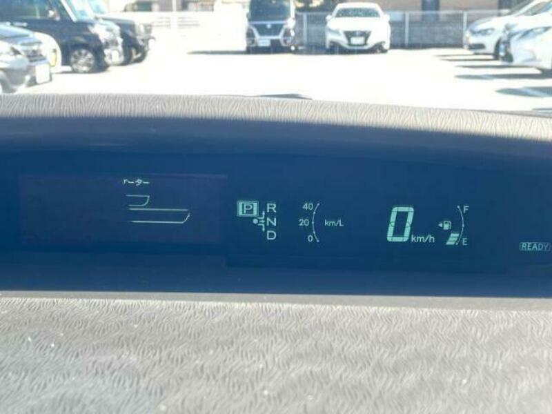 PRIUS-11