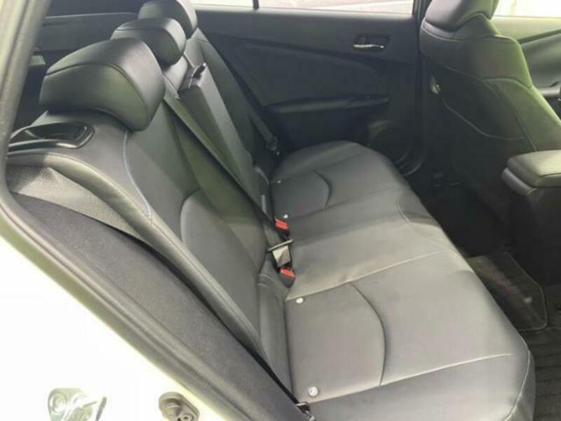 PRIUS-6