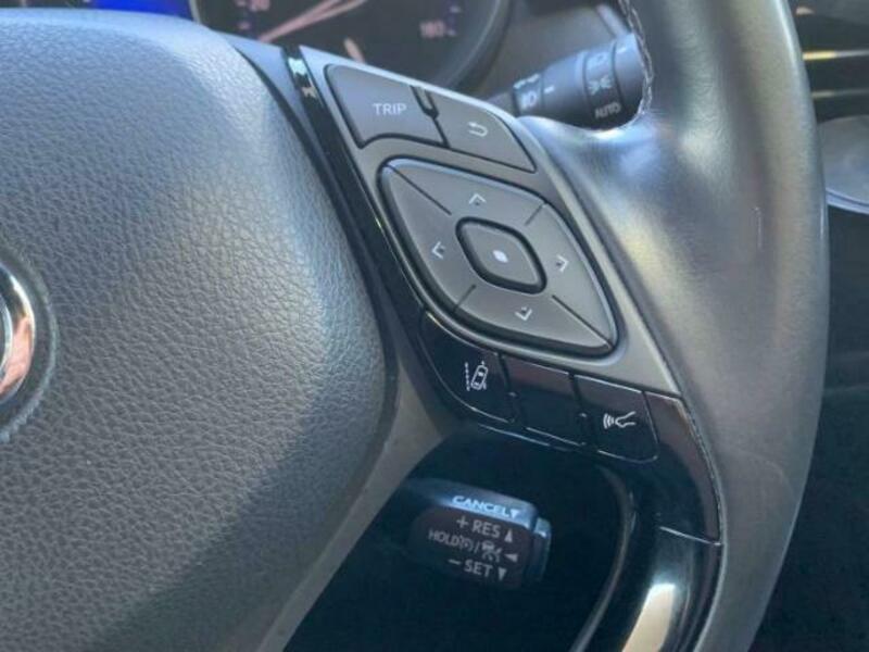 C-HR-12