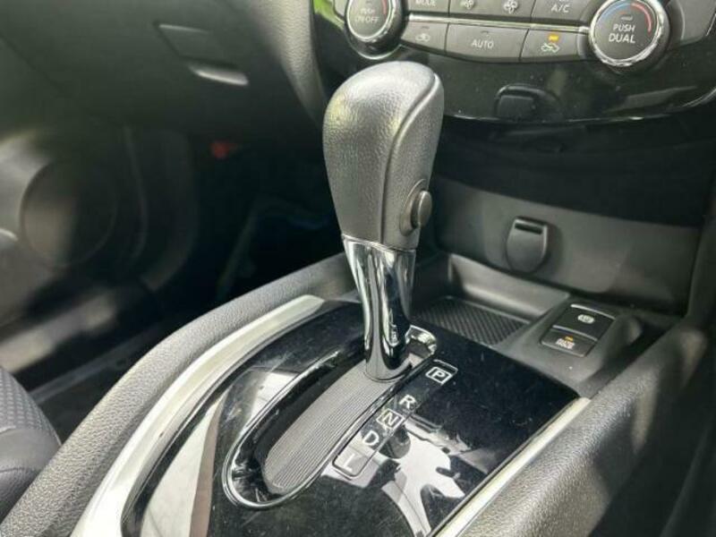 X-TRAIL-17
