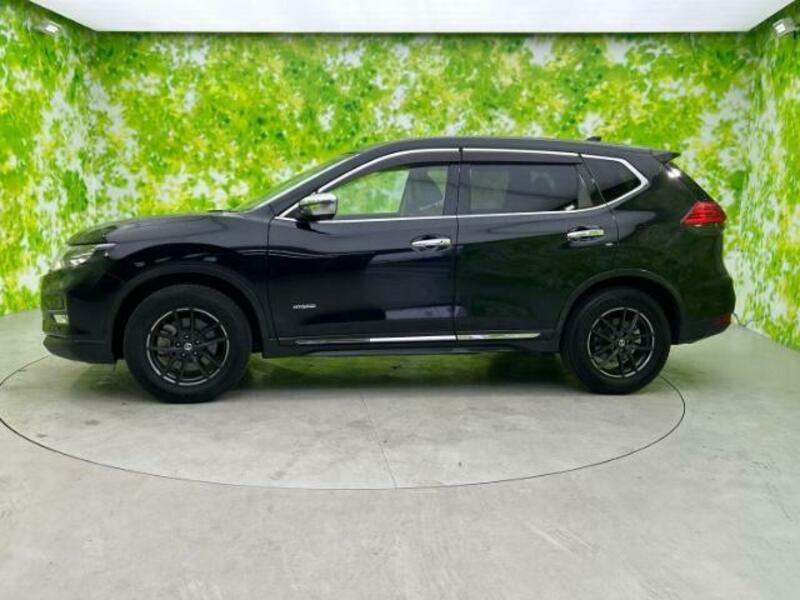X-TRAIL-1