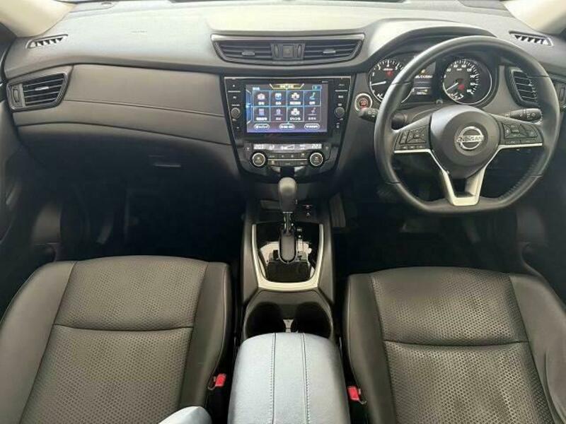 X-TRAIL-1