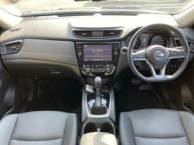 X-TRAIL-1
