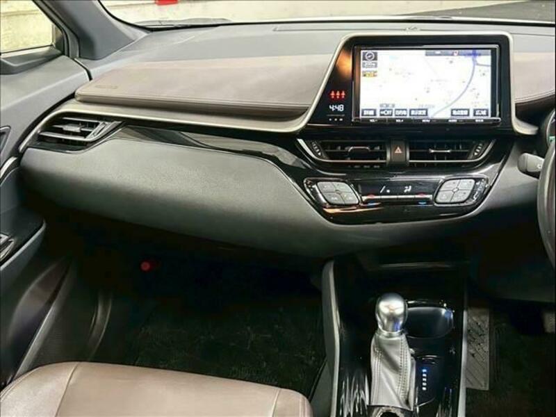 C-HR-11
