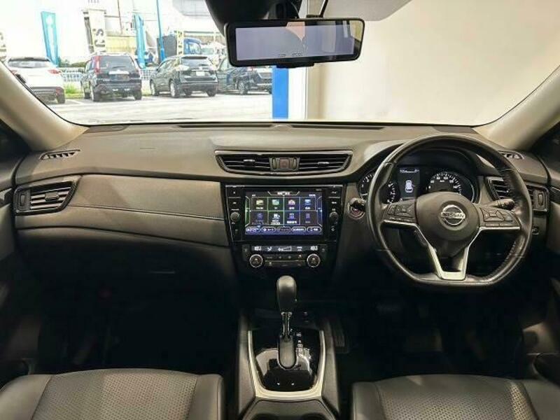X-TRAIL-1