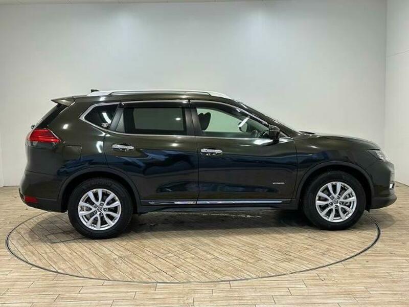 X-TRAIL-16