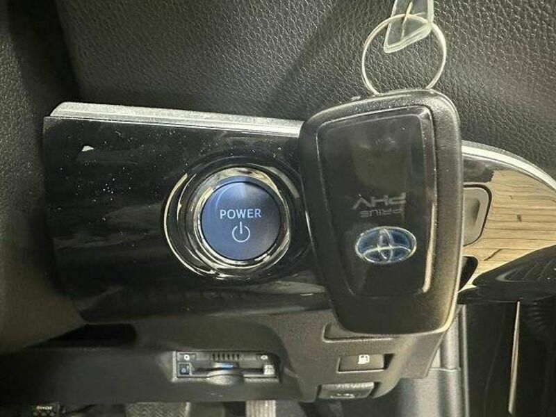 PRIUS PHV-8