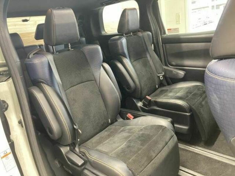 VELLFIRE-11