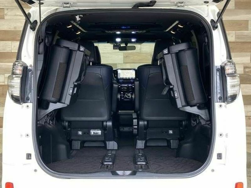 VELLFIRE-12