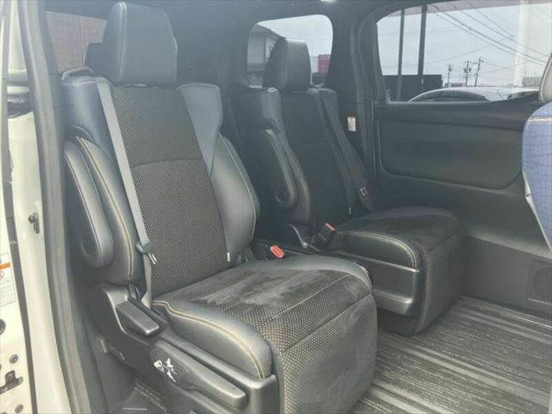 VELLFIRE-11