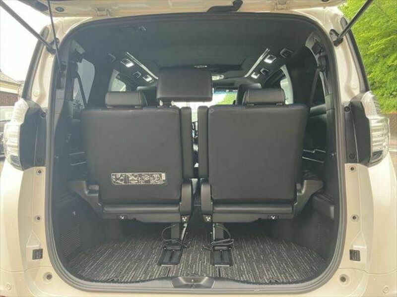 VELLFIRE-13