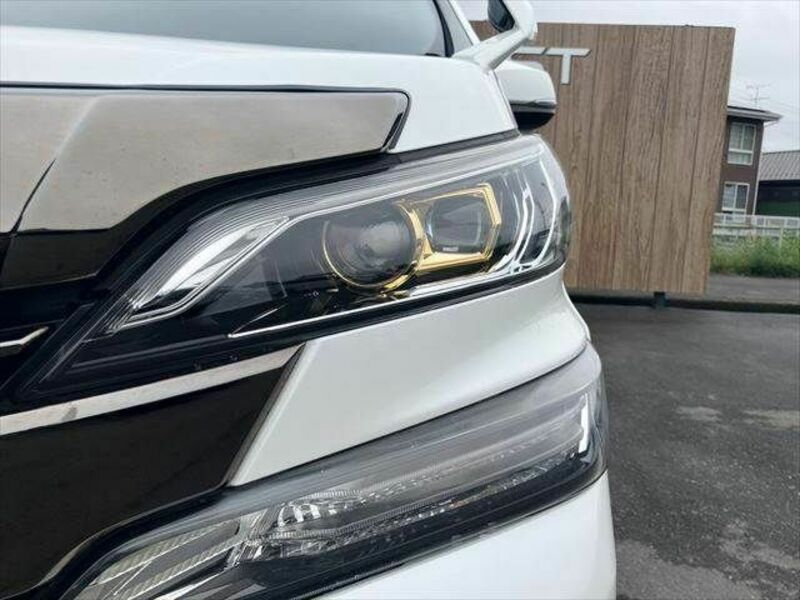 VELLFIRE-27