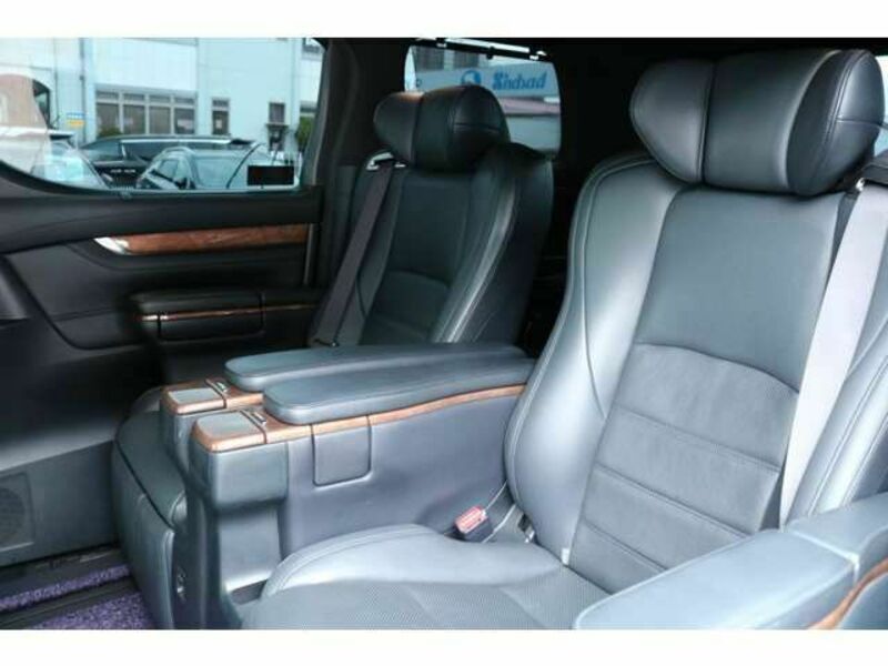 VELLFIRE-3