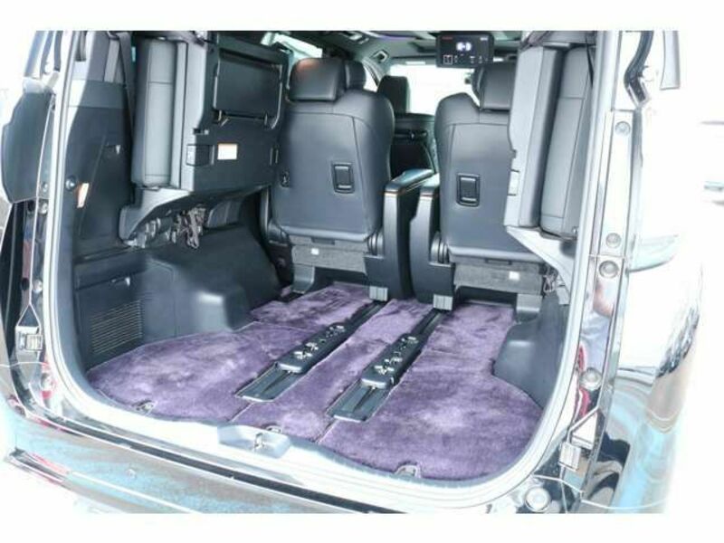 VELLFIRE-13