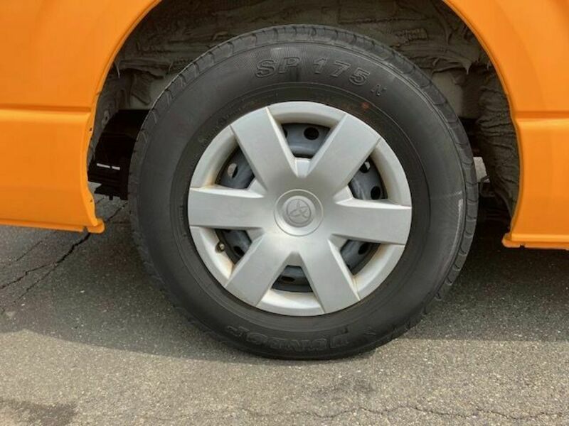 HIACE COMMUTER