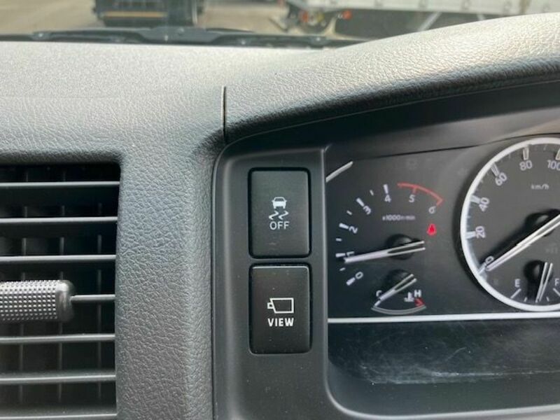 HIACE COMMUTER