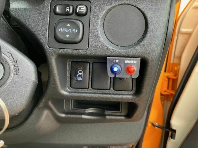 HIACE COMMUTER