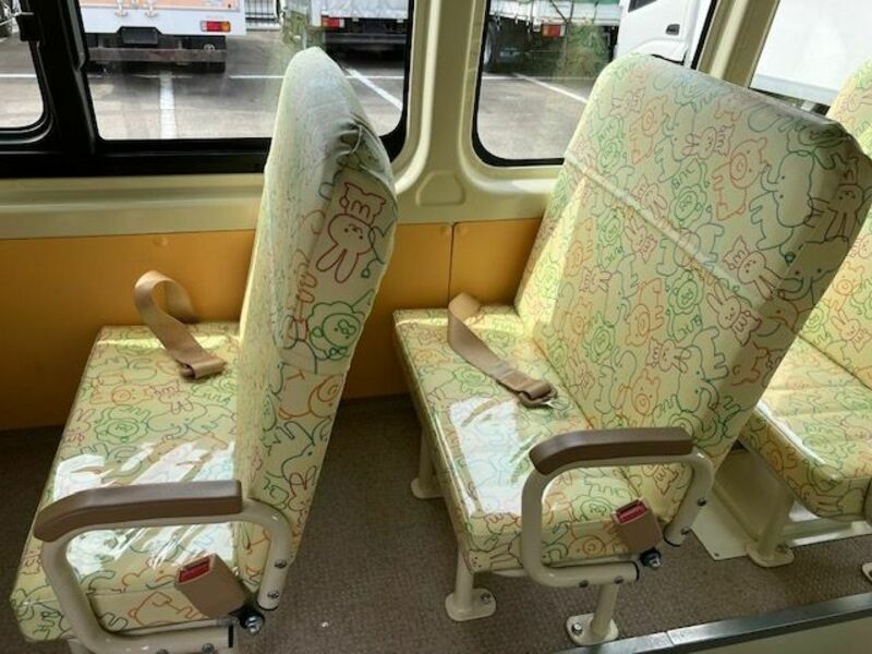 HIACE COMMUTER
