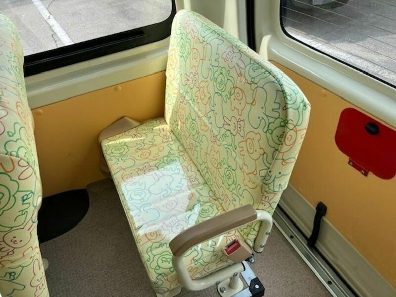 HIACE COMMUTER