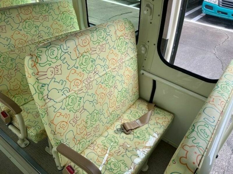 HIACE COMMUTER