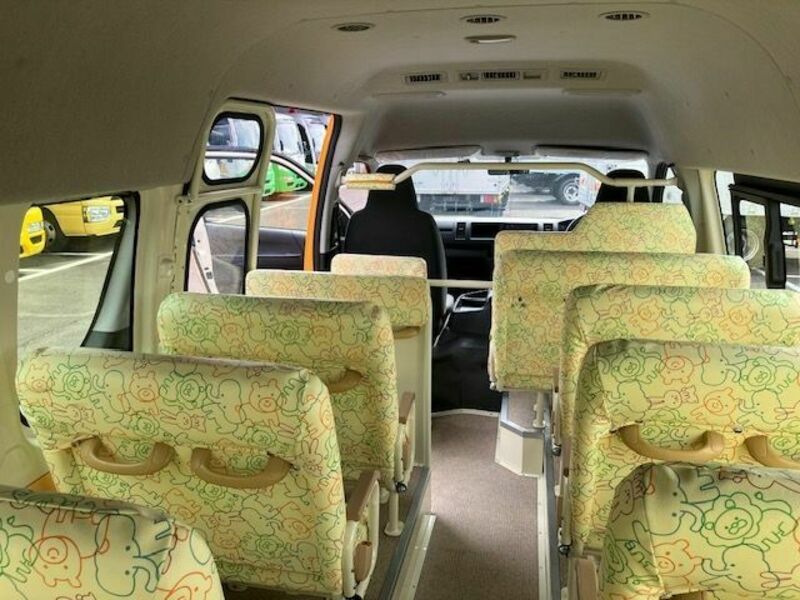 HIACE COMMUTER