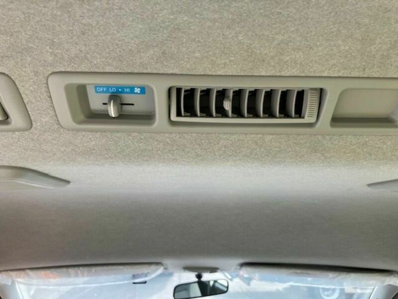 HIACE COMMUTER