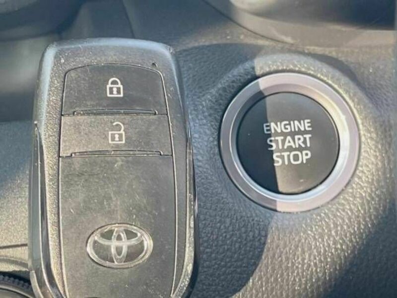 YARIS CROSS