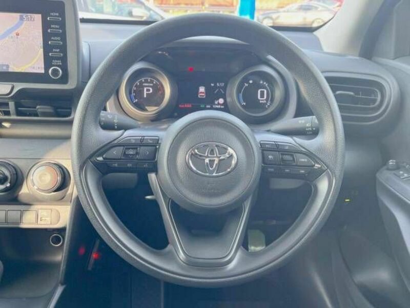 YARIS CROSS