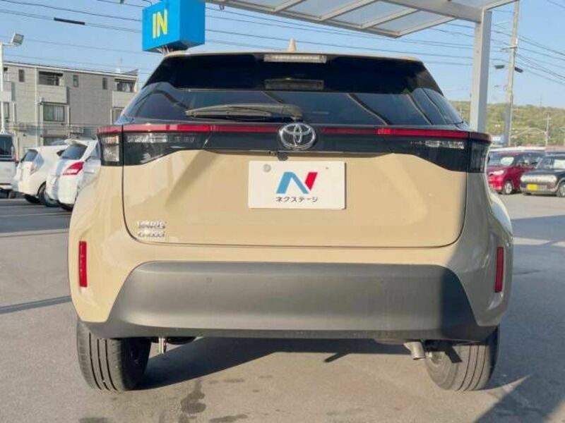 YARIS CROSS