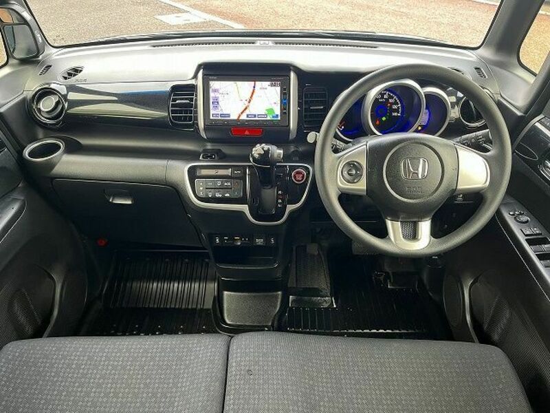 N BOX CUSTOM-1