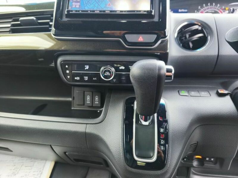 N BOX CUSTOM-4