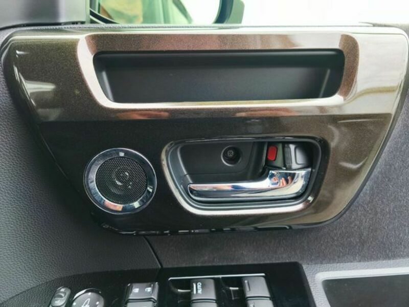 N BOX CUSTOM-8