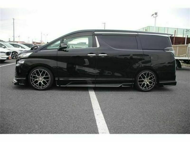 VELLFIRE-7