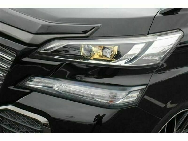 VELLFIRE-11