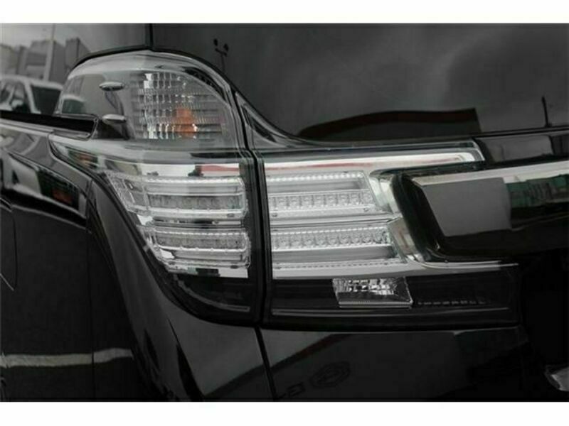VELLFIRE-12