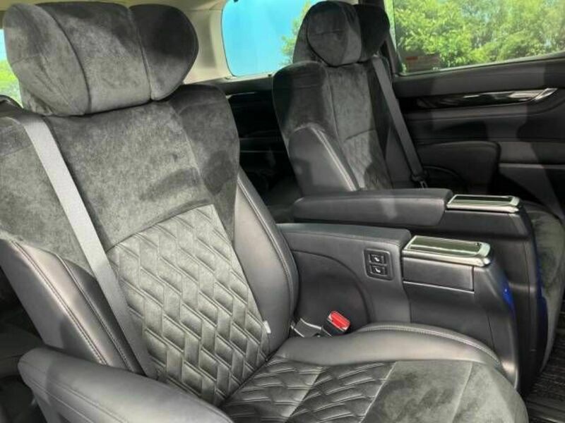 VELLFIRE-8