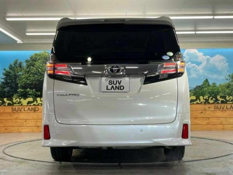 VELLFIRE-15