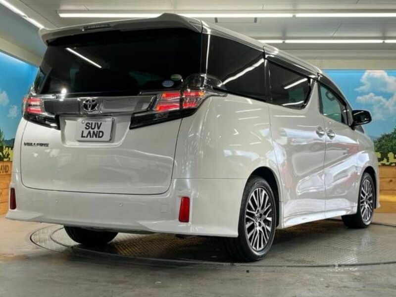 VELLFIRE-17