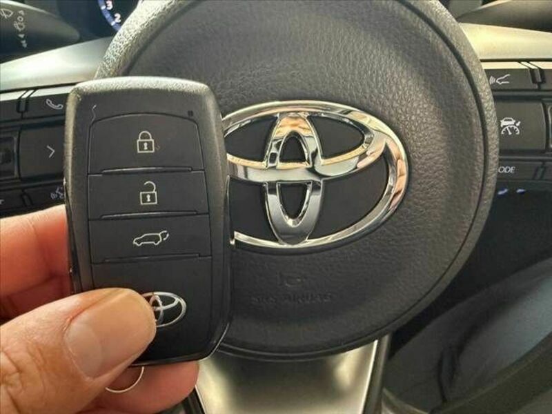 YARIS CROSS
