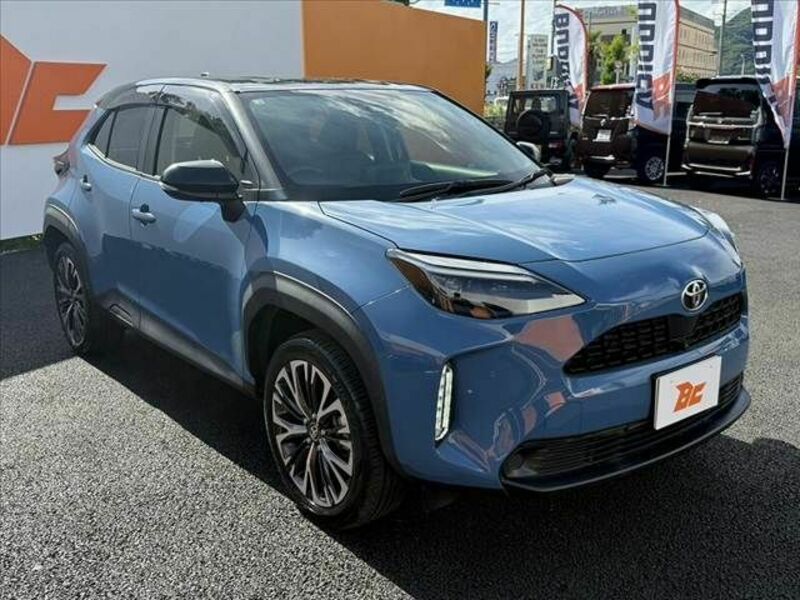 YARIS CROSS