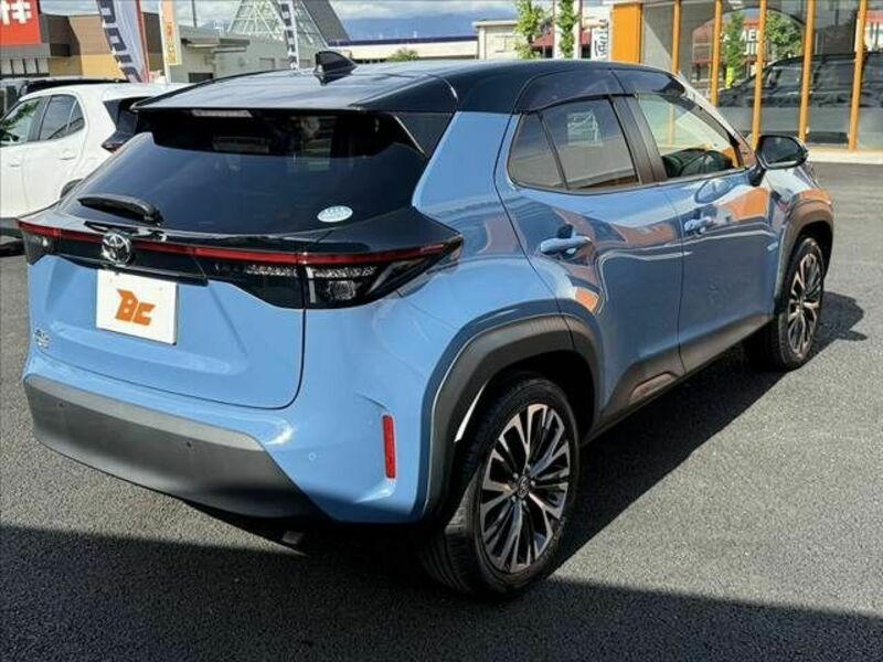 YARIS CROSS