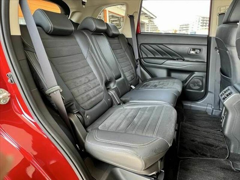 OUTLANDER PHEV