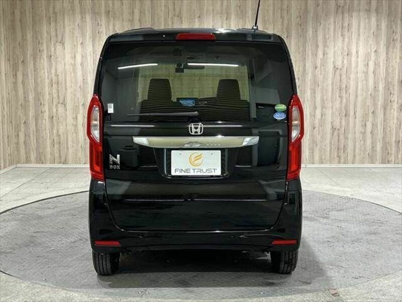 N BOX