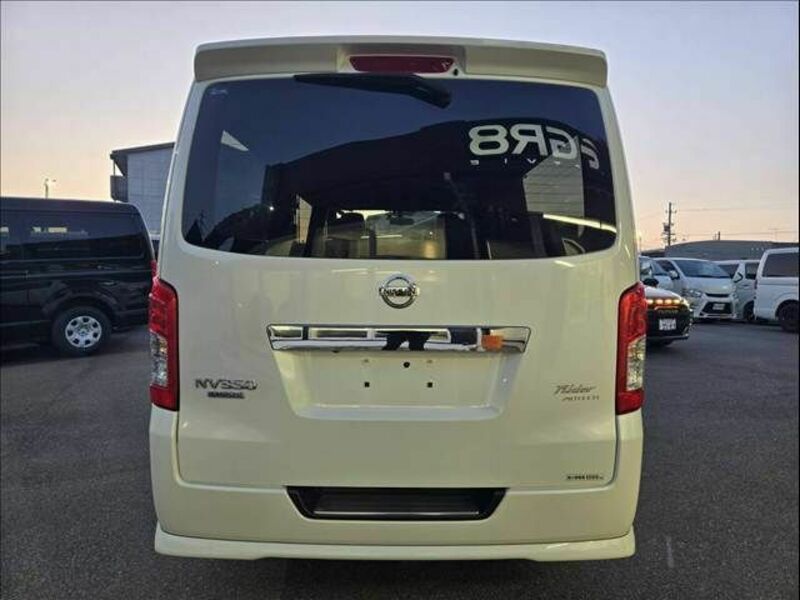 NV350 CARAVAN-2