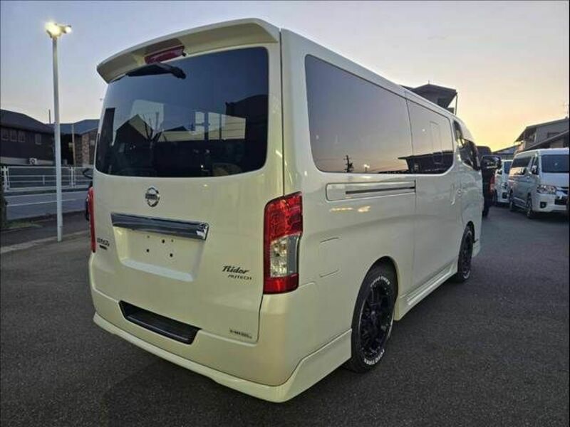 NV350 CARAVAN-14