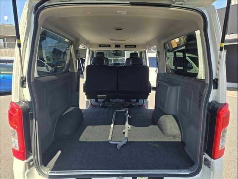 NV350 CARAVAN-19