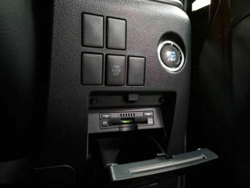VELLFIRE-13